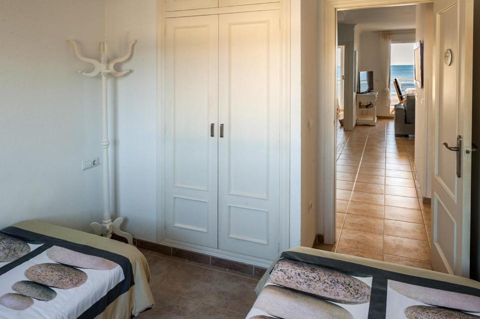 APARTAMENTO EN PRIMERISIMA LINEA DE PLAYA n 10 Playa De Xeraco Kültér fotó